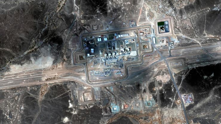 "עוקף הורמוז". צינור הנפט "מזרח-מערב (צילום: AFP PHOTO / Satellite image ©2026 Vantor) אזור מדינה ב סעודיה