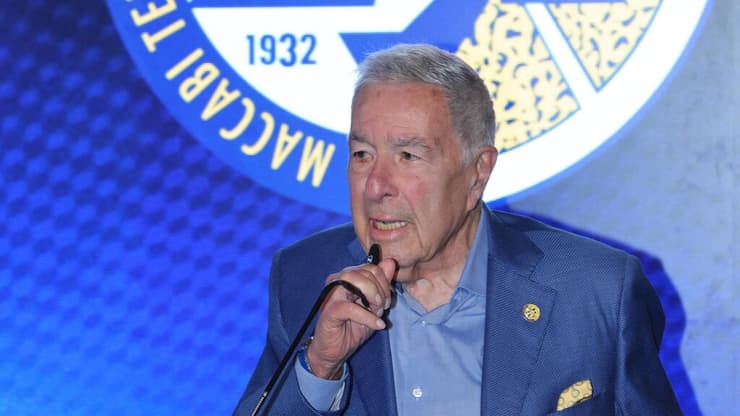 שמעון מזרחי במסיבת העיתונאים (צילום: יריב כץ) שמעון מזרחי במסיבת העיתונאים