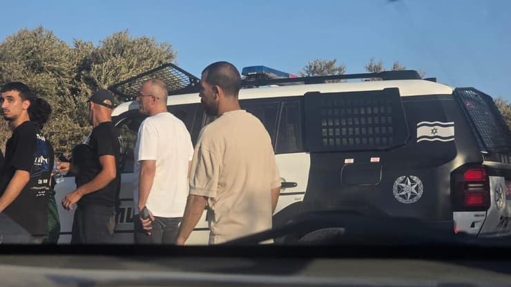 המשטרה מפזרת את ההפגנה ומבצעת מעצרים במג'ד אל-כרום