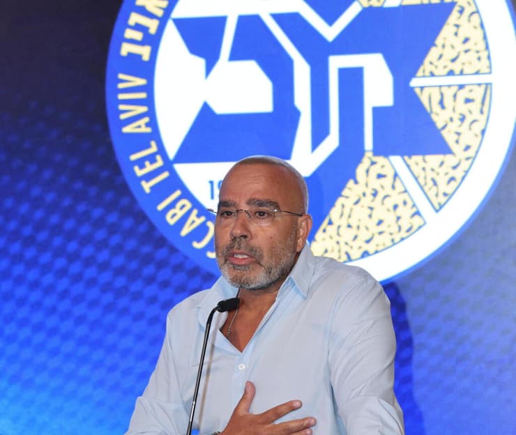 אבי בן טל במסיבת העיתונאים של מכבי ת"א (צילום: יריב כץ) אבי בן טל במסיבת העיתונאים של מכבי ת"א