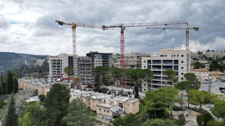לא רק במרכז. ההתחדשות העירונית צריכה להגיע גם לפריפריה. בתמונה: התחדשות עירונית בירושלים