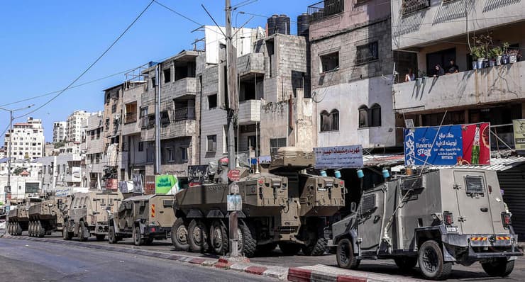 נערכים לחגים: שיירות ארוכות של נג"משים בשכם