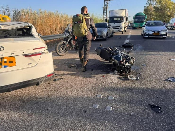 רוכב אופנוע במצב אנוש בכביש 780 סמוך לקריית אתא