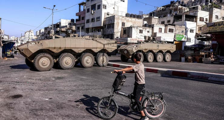 נערכים לחגים: שיירות ארוכות של נג"משים בשכם
