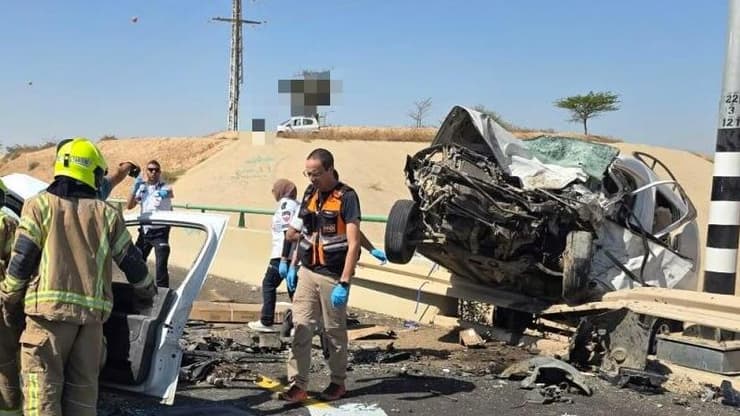 תאונה בנגב (צילום: דוברות המשטרה) תאונה בנגב