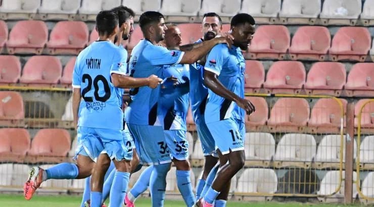 שחקני ראשון לציון חוגגים (ראובן שוורץ) שחקני ראשון לציון חוגגים