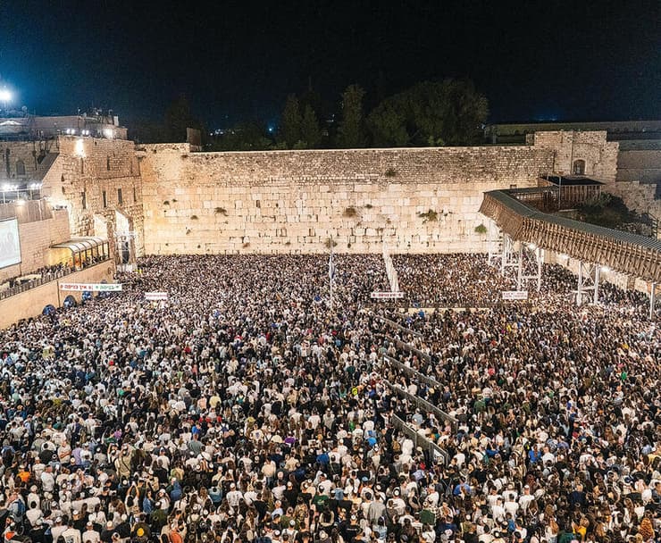 סליחות בכותל. מוטב לשוב אל הציווי היסודי: "מעשיך יקרבוך ומעשיך ירחיקוך" (שלו שלום) סליחות בכותל. מוטב לשוב אל הציווי היסודי: "מעשיך יקרבוך ומעשיך ירחיקוך"