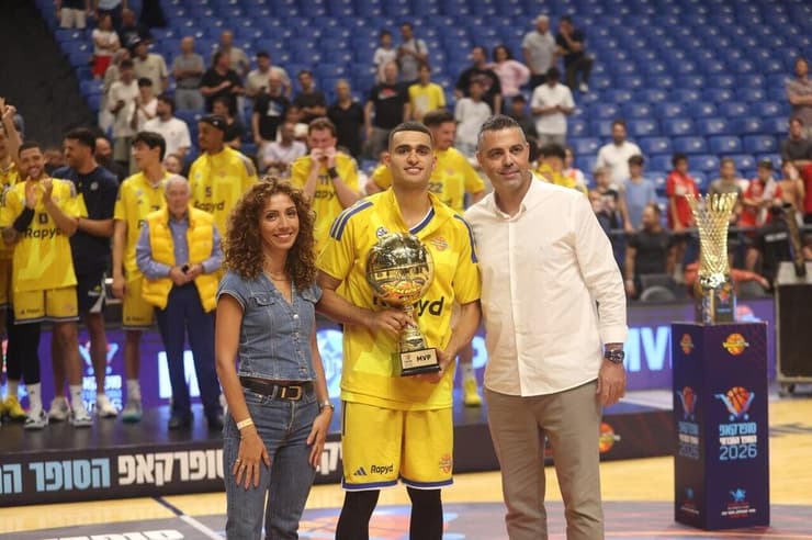 מדר וגביע ה-MVP של המשחק