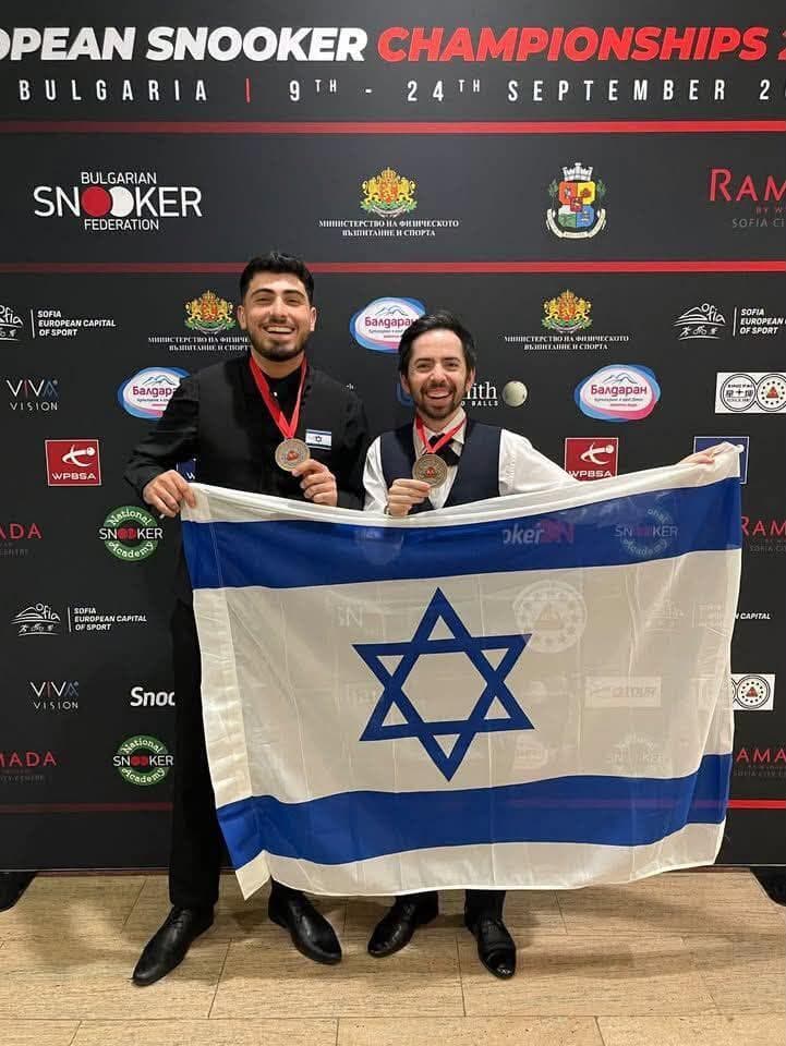 רוברג בודור עם מדליית הארד (צילום: איספ"א) שחר רוברג וירון בודור עם מדליית הארד באליפות אירופה לזוגות בסנוקר