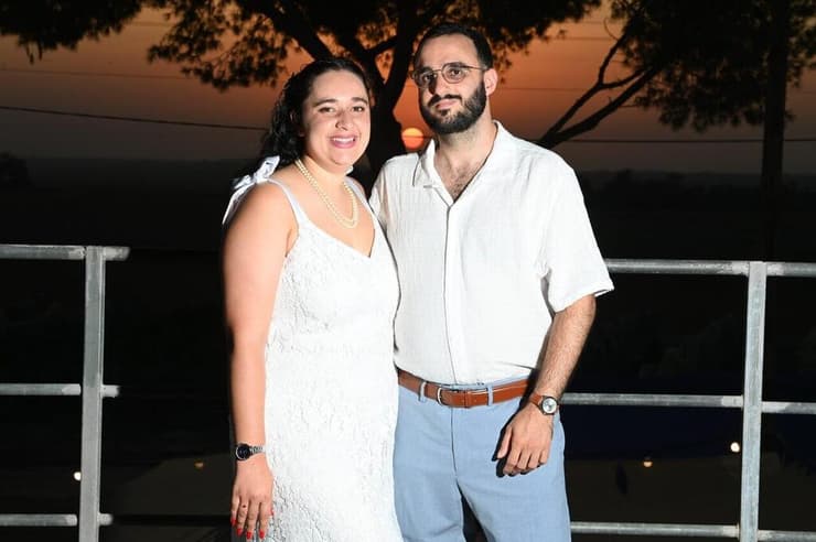 "את מה שהיה אין איך להעלים, אבל אפשר לבחור לעשות מעשים של תיקון בעולם" (צילום: הרצל יוסף) "יש לזה משמעות, להתחתן כאן". גבי ושקד