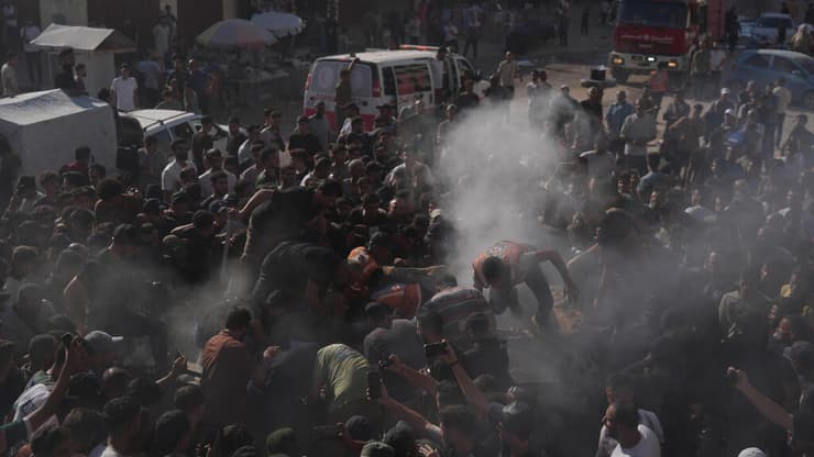 תקיפת רכב בעיר עזה (צילום: AP Photo/Jehad Alshrafi) רכב הופצץ בעיר עזה