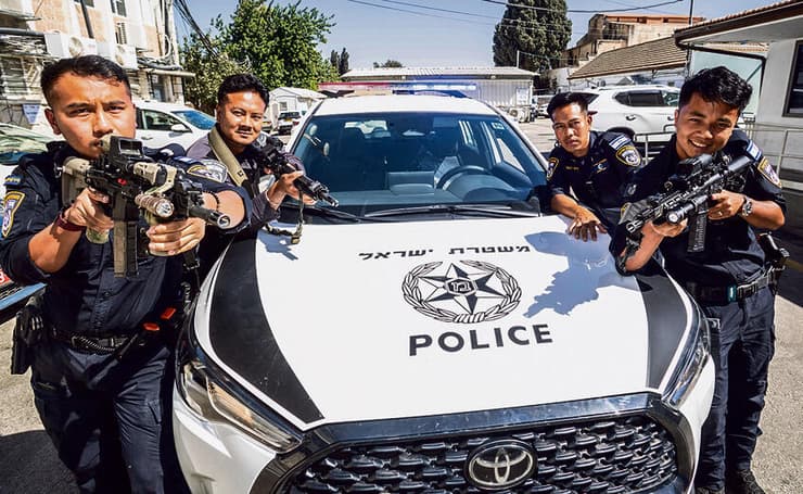 המר, טאוטהנג, נמטה, ודרנגון. השירות עבר מירוק לכחול