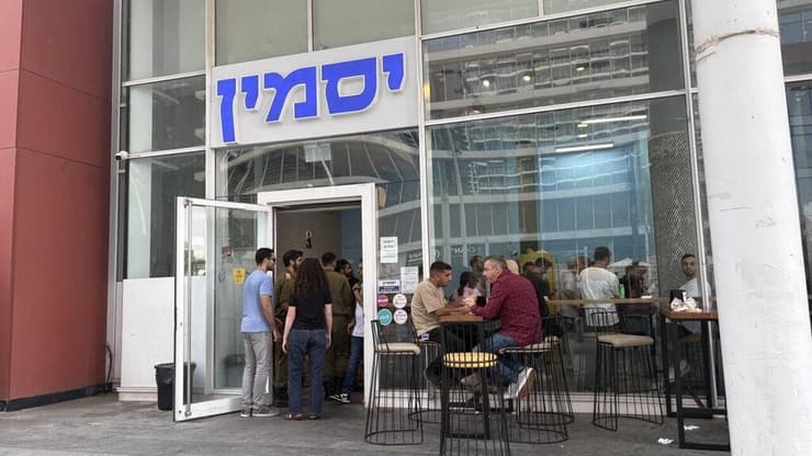 מסעדת יסמין. ניחוח שאף אדם שחולף ברחוב לא יכול להישאר אליו אדיש (צילום: תיקי גולן) יסמין מסעדה
