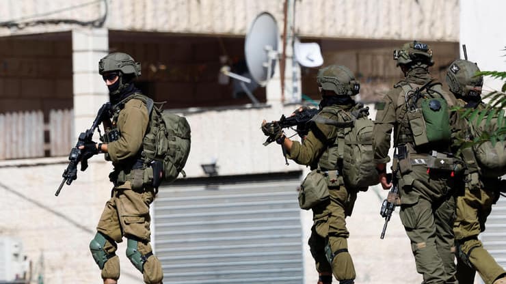 פעילות צה"ל בעיירה בידו, השבוע (צילום: REUTERS/Mohammed Torokman) כוחות צה"ל בבידו