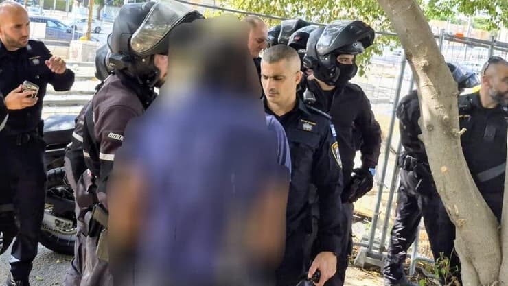 שוטרי תחנת בני ברק במרחב דן איתרו ועצרו קטין תושב הדרום, שהתבטא הבוקר באופן מחשיד במהלך התכתבות ברשת