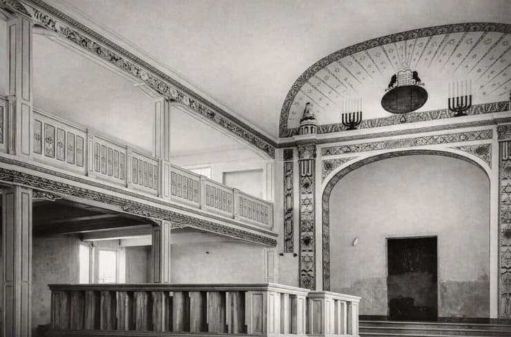 בית הכנסת לפני פלישת הנאצים (צילום: Emih) בית הכנסת לפני פלישת הנאצים