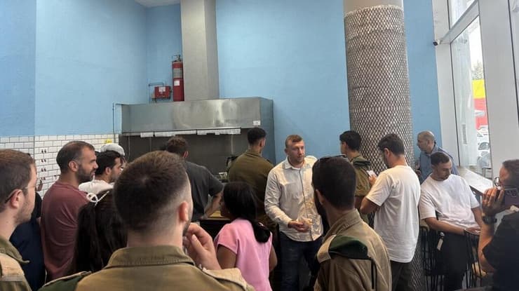 מסעדת יסמין. יש מי שחיכה לפיתה שלו שעה שלמה (צילום: תיקי גולן) יסמין מסעדה