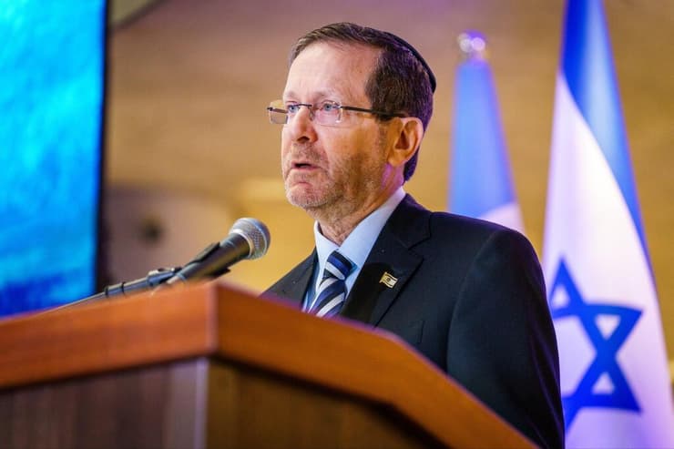 נשיא המדינה יצחק הרצוג. האם הוא פועל בהתאם לערכים שעליהם חונך? (צילום: שלו שלום) טקס האזכרה לחללי מלחמת יום כיפור