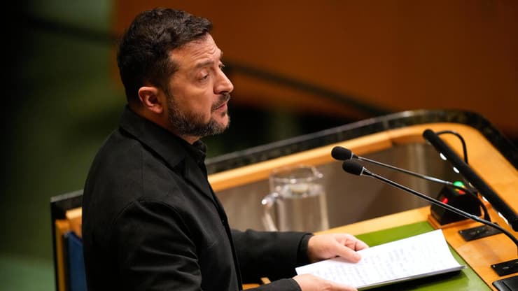 נשיא אוקראינה זלנסקי בעצרת האו"ם (צילום: AP Photo/Seth Wenig) נשיא אוקראינה זלנסקי בעצרת האו"ם