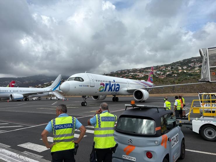 מטוס ארקיע בשדה התעופה הבינלאומי של מדרייה (צילום: באדיבות ארקיע) מטוס ארקיע בשדה התעופה הבינלאומי של מדרייה
