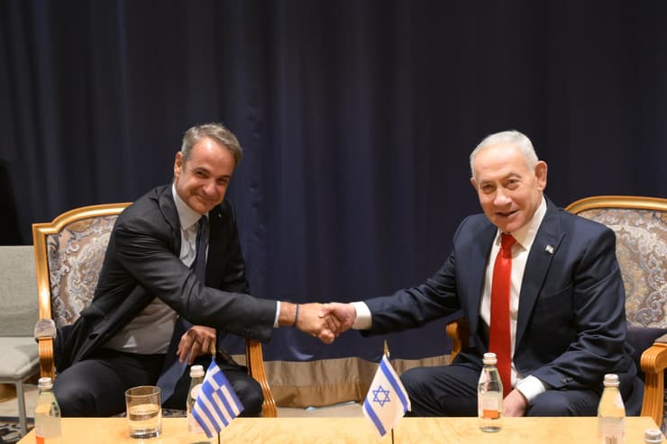 נתניהו וראש ממשלת יוון מיצוטאקיס (צילום: אבי אוחיון, לע"מ) ראש הממשלה בנימין נתניהו נפגש עם ראש ממשלת יוון קיריאקוס מיצוטאקיס