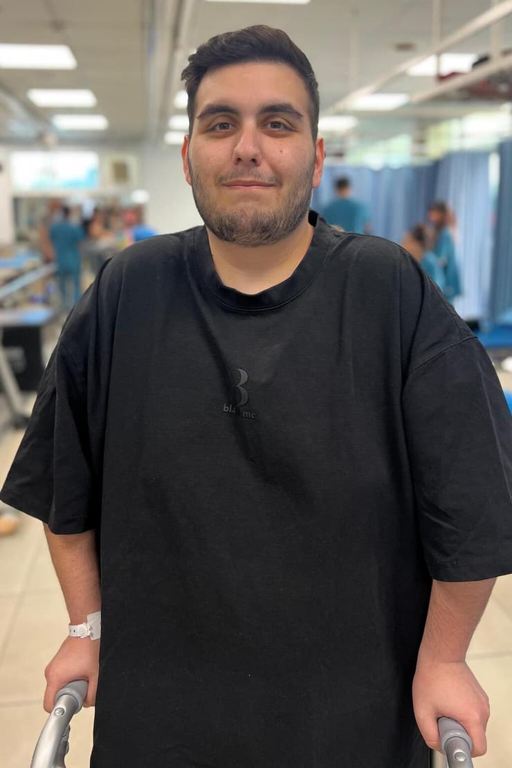 "מרגיש שיפור מטורף". יהודה אגלנוב בשיקום בעקבות ניתוח בריאטרי לקיצור קיבה (צילום: דוברות בית החולים השיקומי רעות תל אביב) יהודה אגלנוב בשיקום בעקבות ניתוח בריאטרי לקיצור קיבה