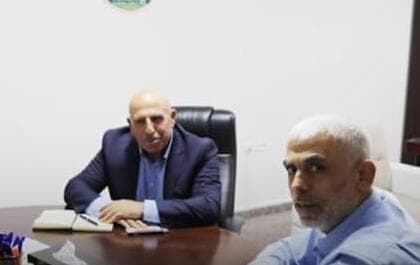 "עיני פחם" בפגישה עם סינוואר לפני 7 באוקטובר סופיאן אבו זיידה נפגש עם מנהיג חמאס יחיא סינוואר לפני מתקפת השבעה באוקטובר