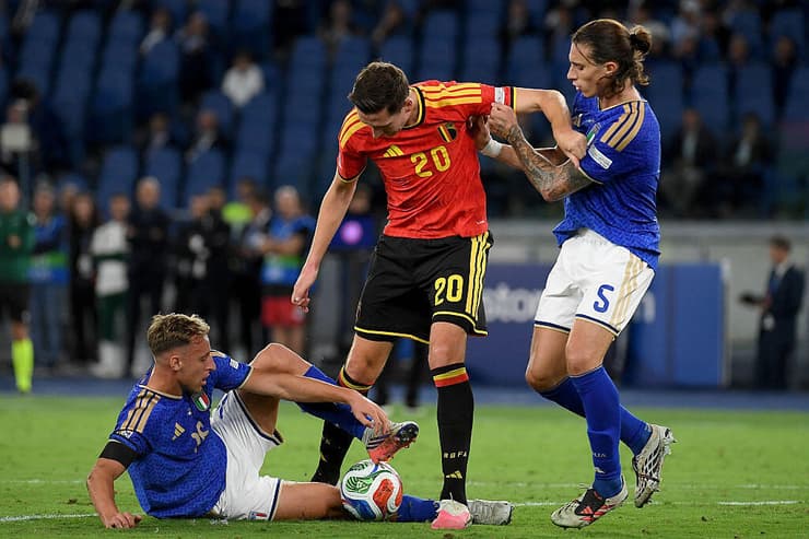 קאליפיורי (מימין). "יש הרבה עבודה" (צילום: Marco Rosi/Getty Images) קאליפיורי