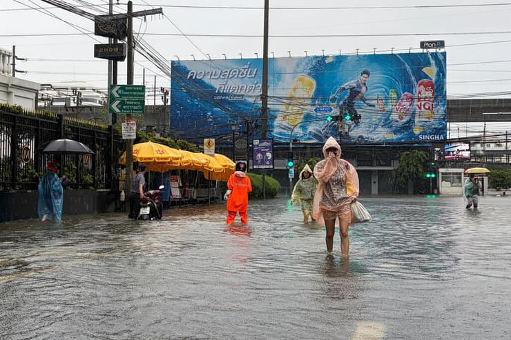 צילום: AP Photo/Adam Schreck שטפנות בבנגקוק, תאילנד