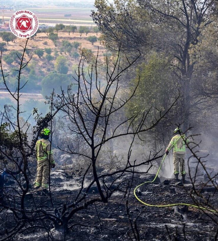 צילום: קובי ריכטר, כבאות והצלה לישראל הושגה שליטה על השריפה ביער חרובית