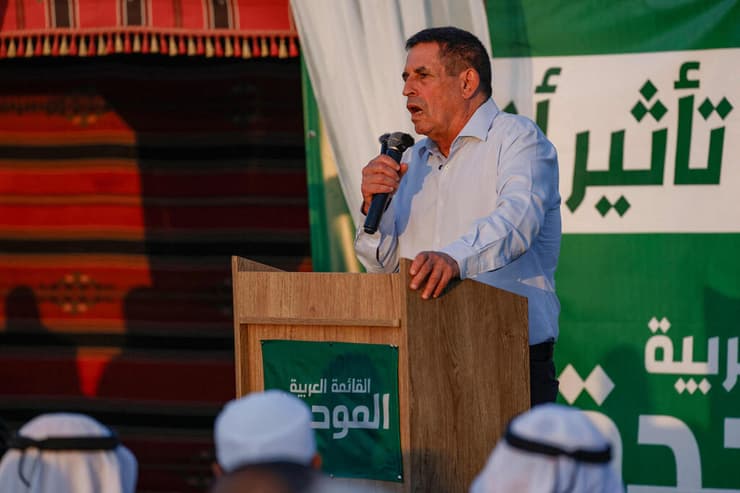 סגלוביץ': "לאיזנקוט לא תהיה ממשלה בלי רע"מ" (צילום: Jalaa MAREY / AFP) יואב סגלוביץ'