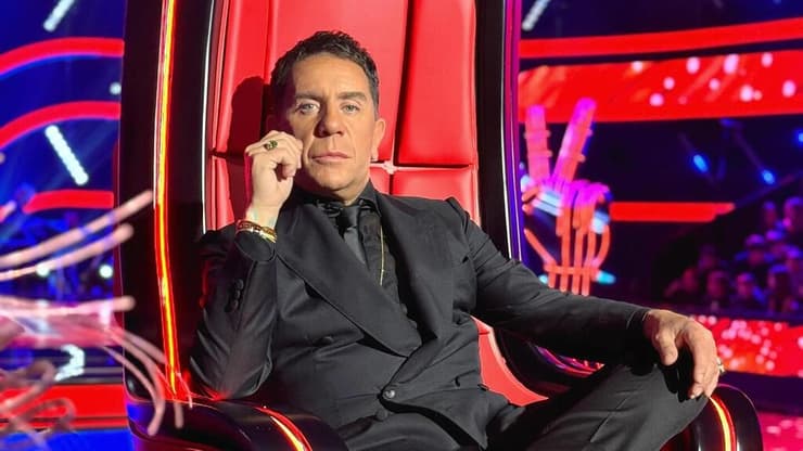 בשנים האחרונות היה גם שופט בגרסה היוונית של "The Voice" (צילום: איסטגרם) הזמר היווני יורגוס מזונאקיס מת במהלך טיפול פלזמפרזיס