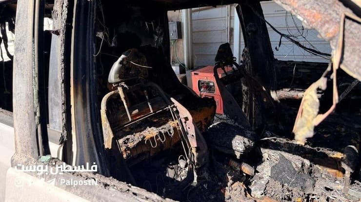 אחד הרכבים שהוצת הצתות רכבים באבו פלאח שליד רמאללה