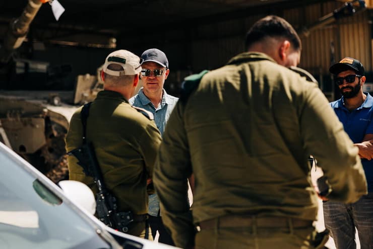 ג'סטין פולק, מתוך Paging Hezbollah