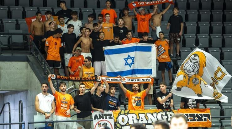 אוהדי עירוני נס ציונה (רועי כפיר) אוהדי עירוני נס ציונה