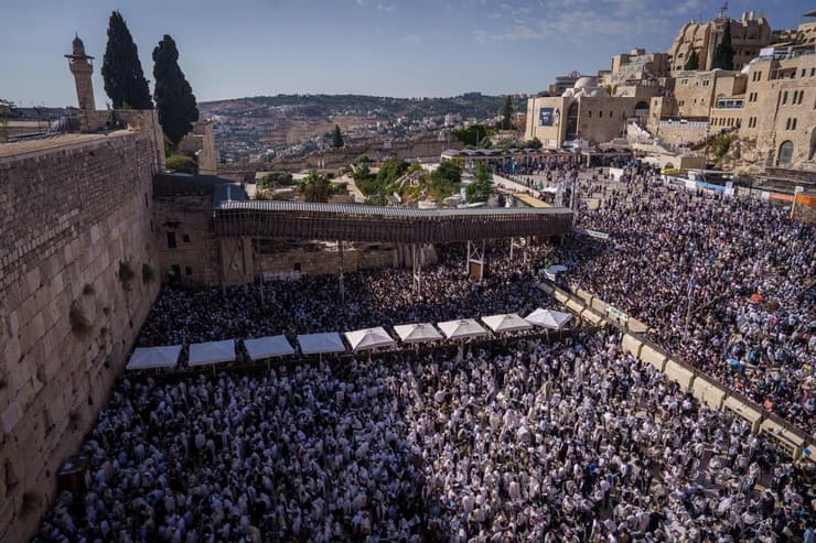 המונים בברכת הכהנים (צילום: שלו שלום) המונים בברכת הכהנים