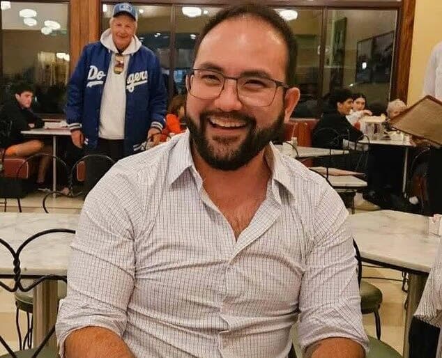 הנרצח מקינזי. שוחרר בערבות ונרצח כניסה להתקבל לתוכנית שיקומית ארה"ב ג'ון מקינזי בכיר ב ניו יורק טיימס נרצח על ידי הורי אשתו