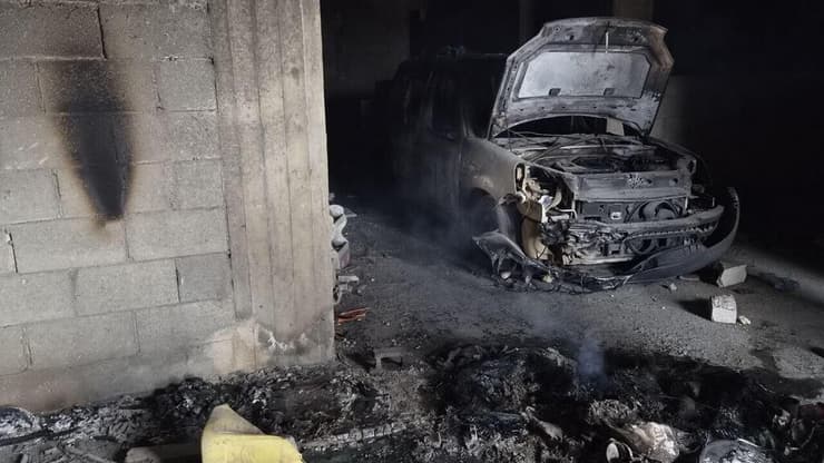 הנזק שגרמו מתנחלים בכפר הפלסטיני ג'אלוד בחודש שעבר (צילום: אלכס גמבורג) הנזק שגרמו מתנחלים בכפר הפלסטיני ג'אלוד