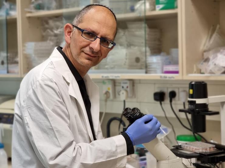 "לשנות את ההתנהגות של מערכת החיסון כך שתוכל להילחם בגורמי מחלה"/ פרופ' סיריל כהן (צילום: דוברות אוניברסיטת בר אילן) פרופ' סיריל כהן