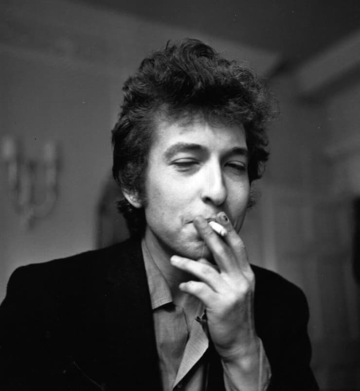 I Get High.בוב דילן, אפריל 1965 (צילום: Evening Standard/Getty Images) בוב דילן, אפריל 1965