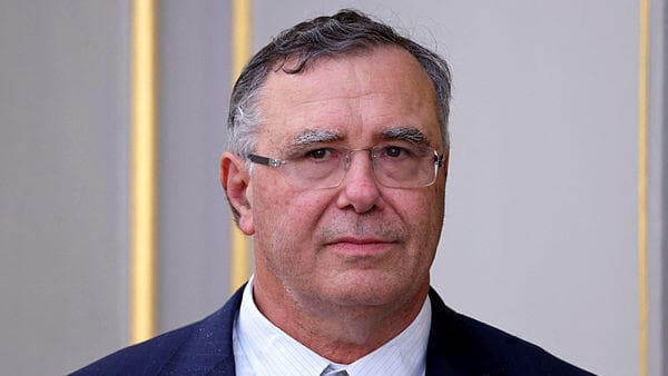 "מרוויחן מלחמה" או גיבור לאומי? פטריק פויאנה (צילום: Ludovic MARIN / AFP) פטריק פויאנה