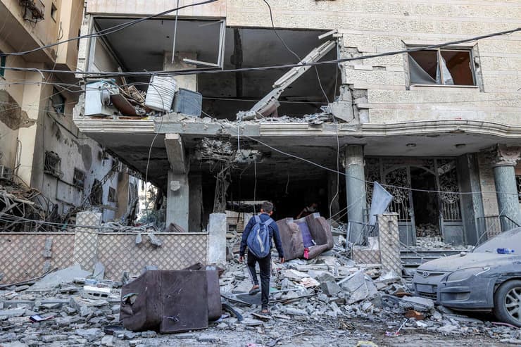 זירת התקיפה בעזה, הבוקר (צילום: Omar AL-QATTAA / AFP) העיר עזה