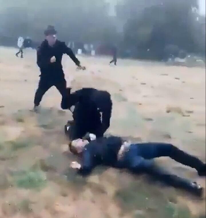 הלינץ' בשוטר בעיר בלפור מהומות צרפת תקיפת שוטר ב בלפור מחאת תלמידים