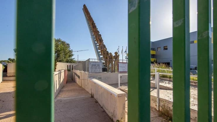 שרה קונפורטי, המתכננת והמקימה של אנדרטה שהוקמה לזכר הנרצחים בפיגוע ההתאבדות בבית ליד