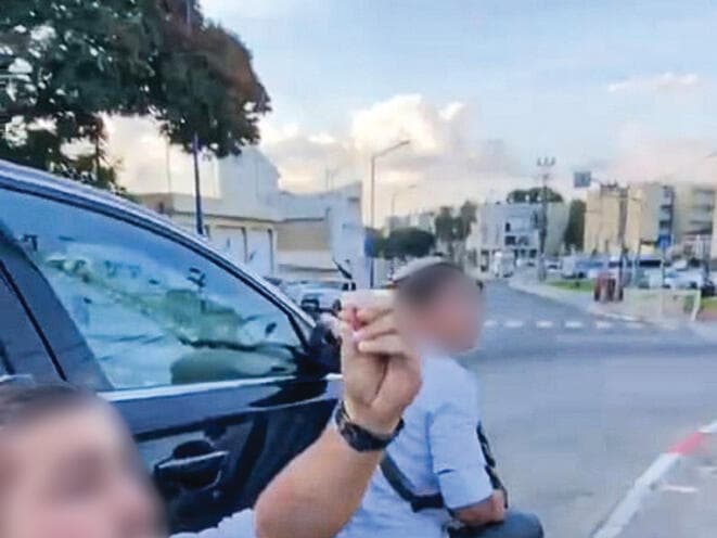 "שום דבר בהכשרה לא יכול להכין אותך לרגע כזה". סגן ב' וסגן מתן בתיעוד מתוך הקרב ב-7 באוקטובר "שום דבר בהכשרה לא יכול להכין אותך לרגע כזה". סגן ב' וסגן מתן בתיעוד מתוך הקרב ב-7 באוקטובר