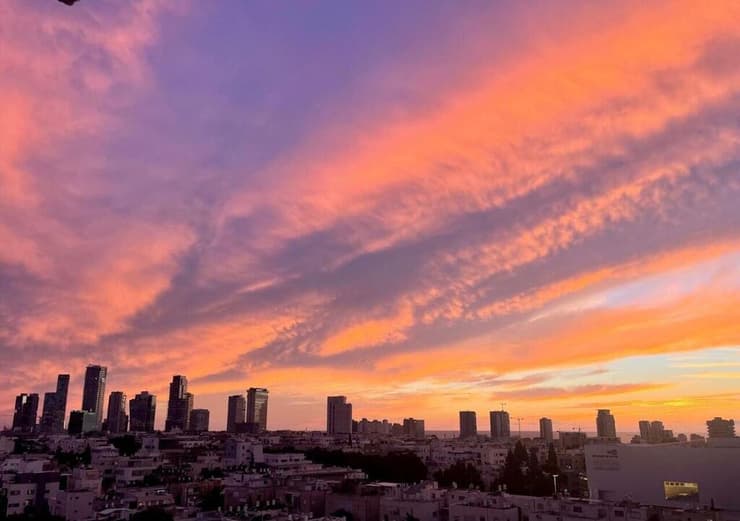 צילום: מיכאל קולומנקין שקיעה מחוף תל אביב