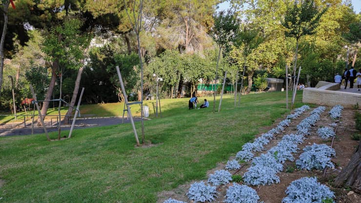 גן החמישה עשר (צילום: ארנון בוסאני) גן החמישה עשר