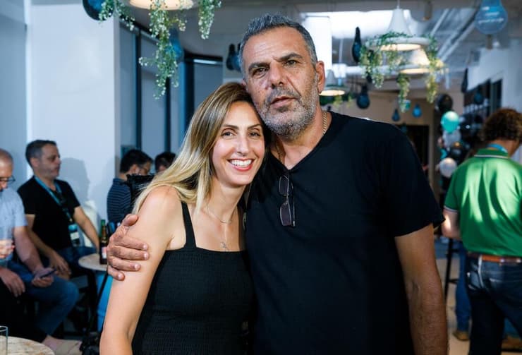 סיון עם אחיה, יניב זוהר ז"ל. "נורא עצוב לחשוב שגם במוות צריך מזל" (צילום: באדיבות המשפחה) יניב וסיון