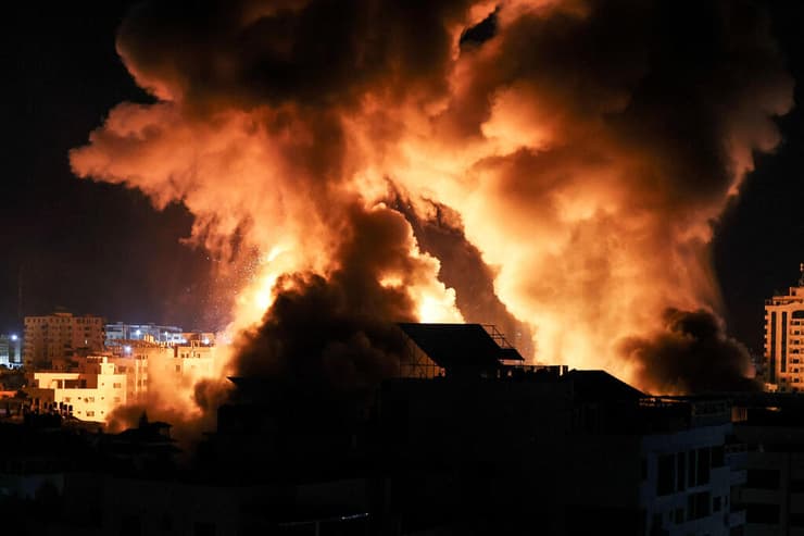 תקיפות צה"ל מהאוויר ב"שומר חומות" (צילום: AFP) תקיפות צה"ל מהאוויר ב"שומר חומות"