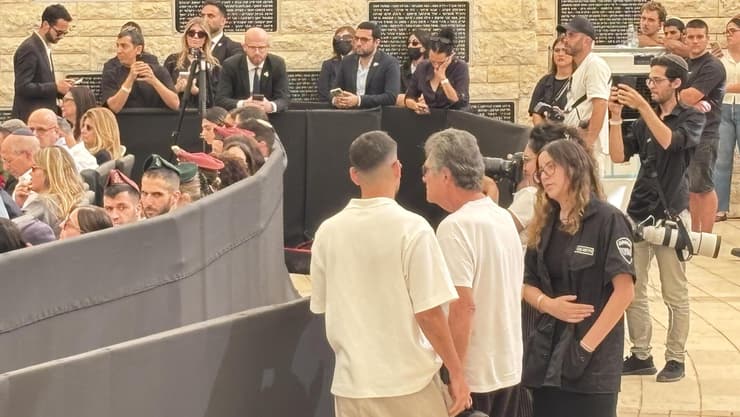איש שכול צעק על בנימין נתניהו במהלך נאומו בטקס פעולות האיבה לציון אירועי ה7.10 (צילום: גיל יוחנן ) יעקב גודו צעק על בנימין נתניהו במהלך נאומו בטקס פעולות האיבה לציון אירועי ה7.10